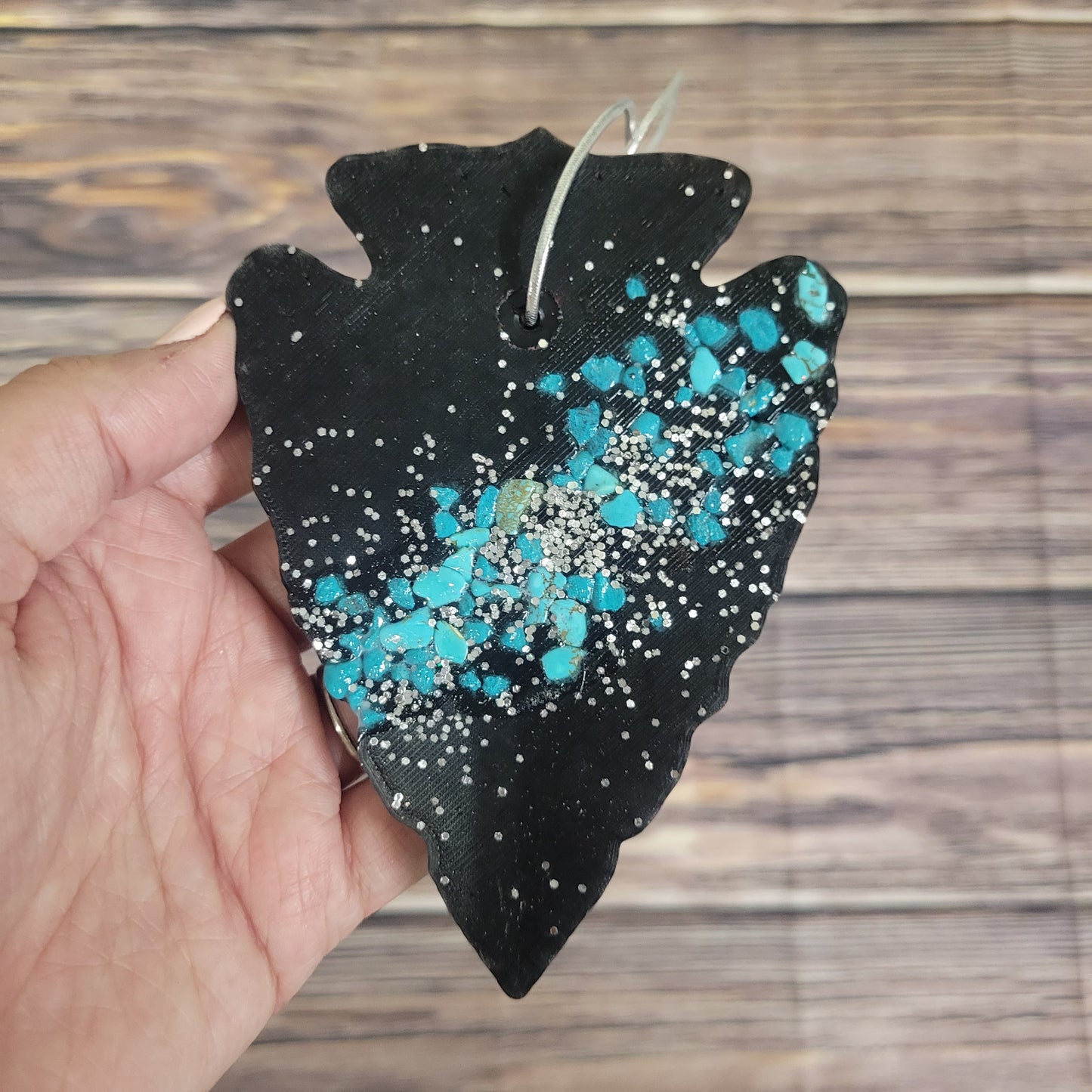 Arrowhead w/rocks